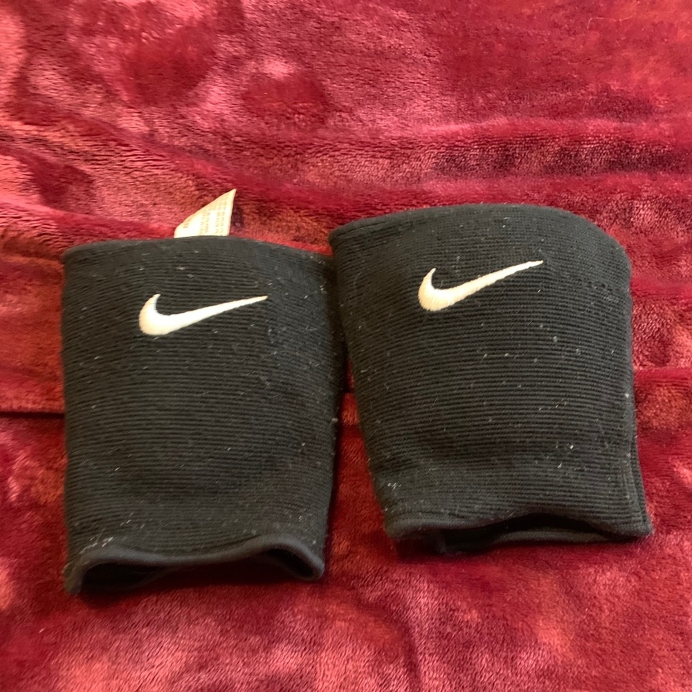 sport knee pads and sport phone pouch.